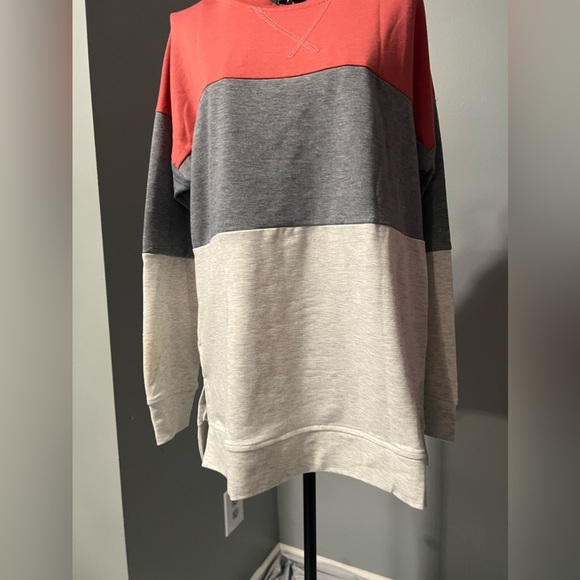 Pull over sweater size M gray, coral, - Picture 1 of 4